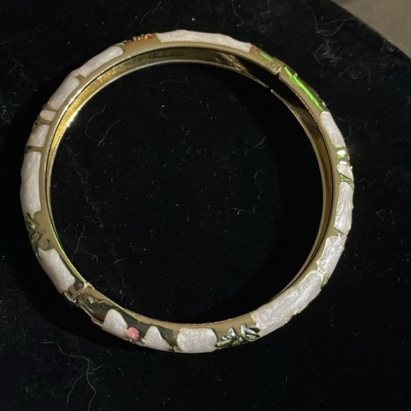 Vintagee gold-tone enamel bangel bracelet - Picture 3 of 6